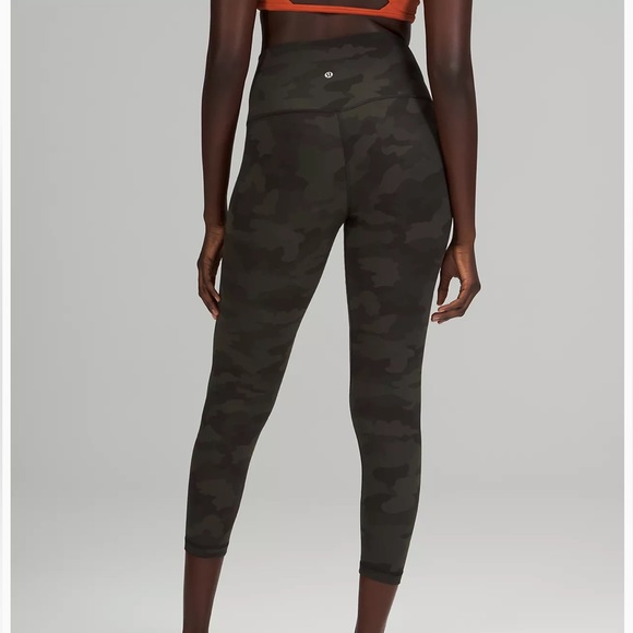 Lululemon high rise legging in Camo 25” - Picture 3 of 3